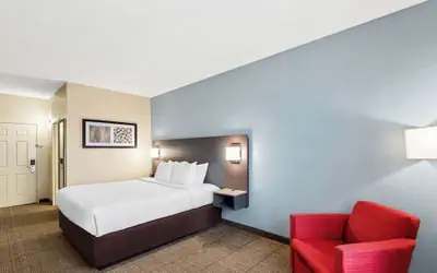 Quality Inn & Suites Springfield Southwest near I-72