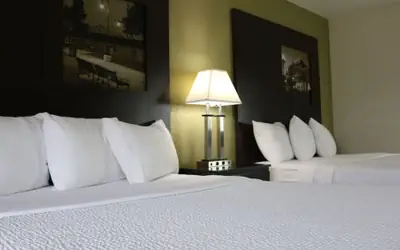 Super 8 by Wyndham Winona MN