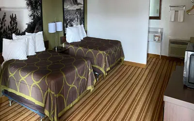 Super 8 by Wyndham Wells