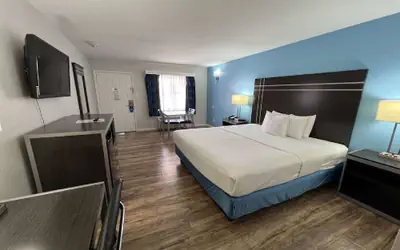 Days Inn by Wyndham Orange