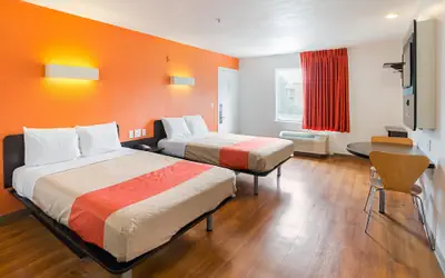 Motel 6-Grand Prairie, TX - Near Six Flags Drive