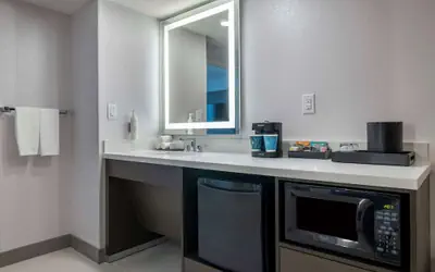 Embassy Suites by Hilton Tulsa I-44