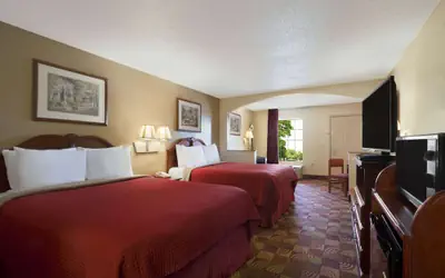 Days Inn & Suites by Wyndham Tuscaloosa - Univ. of Alabama