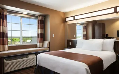 Microtel Inn & Suites by Wyndham Kenedy/Karnes City