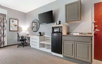 Best Western Plus Two Rivers Hotel & Suites