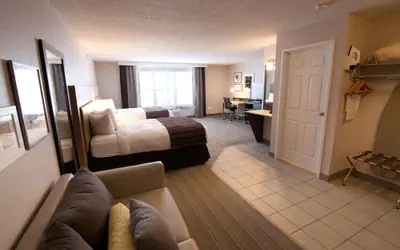 Country Inn & Suites by Radisson, Decorah, IA