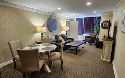 Four Points by Sheraton Kansas City Airport