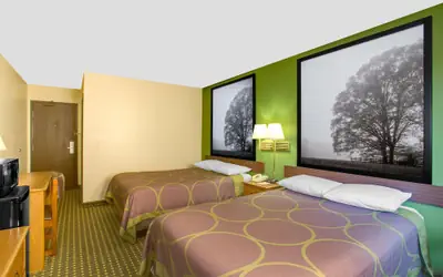 Super 8 by Wyndham Radford VA