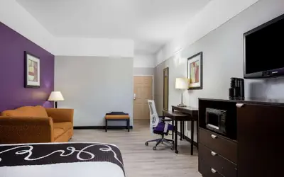 La Quinta Inn & Suites by Wyndham Raymondville