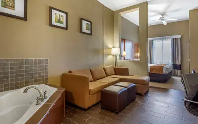 Comfort Suites Batesville
