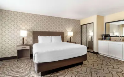 Best Western Plus Heritage Inn