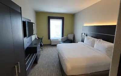 Holiday Inn Express & Suites Junction City by IHG