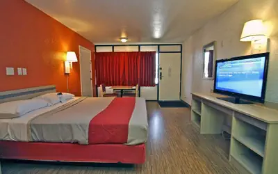 Motel 6-Sallisaw, OK