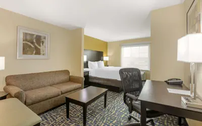 Best Western Plus Brunswick Inn & Suites