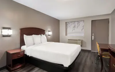 Red Carpet inn Edison