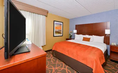 Best Western Plus Fresno Airport Hotel