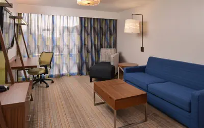 Holiday Inn Express & Suites Springfield by IHG