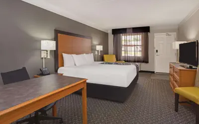 Days Inn by Wyndham Gainesville University I-75