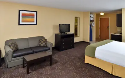 Holiday Inn Express Hotel & Suites Charlotte by IHG