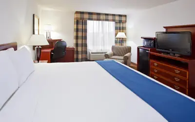 Holiday Inn Express & Suites Alliance by IHG