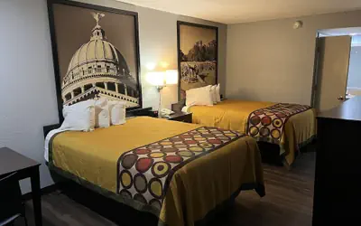 Super 8 by Wyndham Meridian