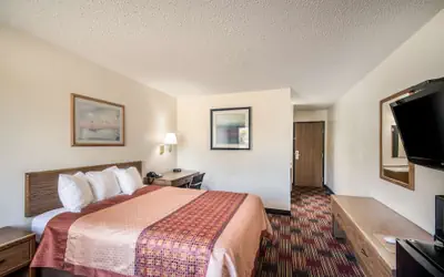 Americas Best Value Inn & Suites Harrisonville