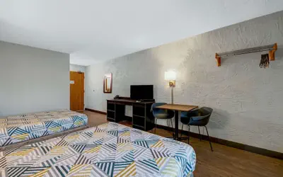 Motel 6-Elk Grove Village, IL - O'Hare