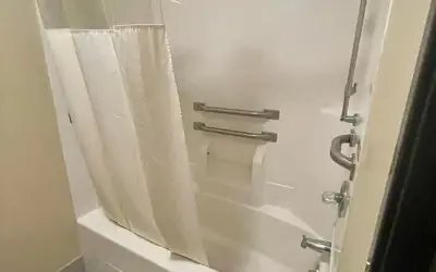 Super 8 by Wyndham Paris IL