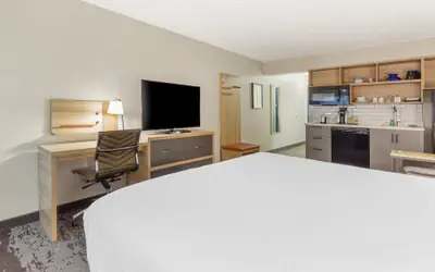 Candlewood Suites Roanoke Airport, an IHG Hotel