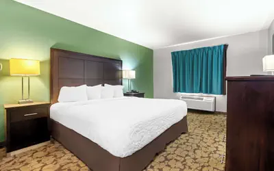 SureStay Plus Hotel by Best Western Bettendorf
