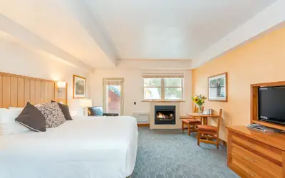 Camel's Garden Hotel