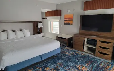 Hampton Inn & Suites Erie Bayfront