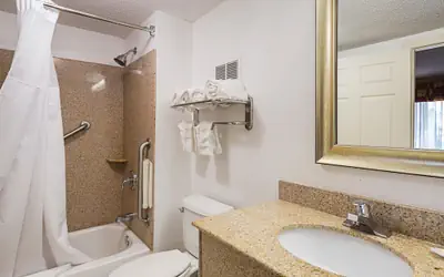 Quality Inn & Suites Greenville - Haywood Mall