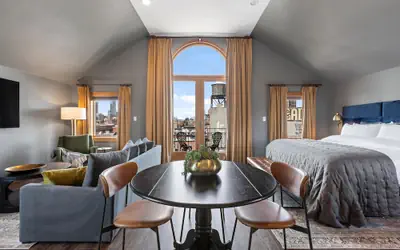 The Historic Blue Moon Hotel - NYC