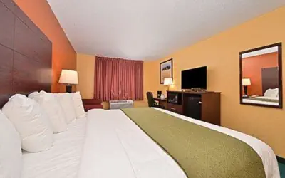 Quality Inn & Suites Grinnell near University