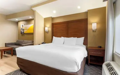 Comfort Suites Monaca