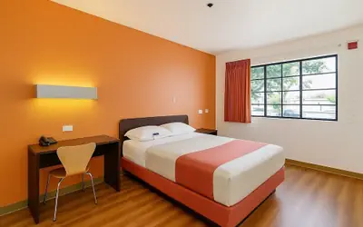 Motel 6-Carlsbad, CA Beach