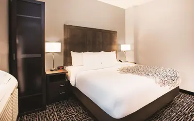 La Quinta Inn & Suites by Wyndham Baltimore Downtown