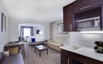 Holiday Inn Express Hotel & Suites Mebane by IHG