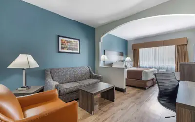 Best Western Plus Victoria Inn & Suites