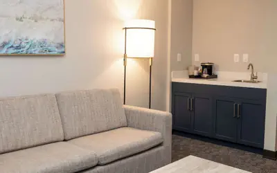 DoubleTree by Hilton Austin, MN