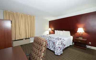 Red Roof Inn & Suites Hazleton