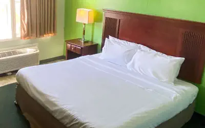 Knights Inn Lake City