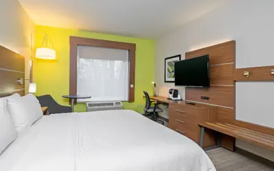 Holiday Inn Express Hotel & Suites Woodbridge by IHG