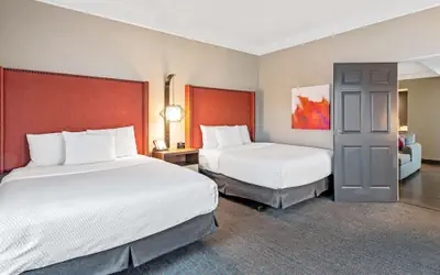 La Quinta Inn & Suites by Wyndham San Francisco Airport N