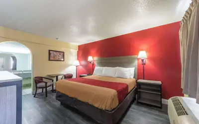 Econo Lodge San Marcos University Area