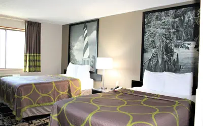 Super 8 by Wyndham Greensboro/Coliseum/Conv.