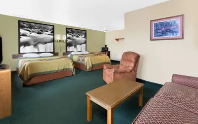 Super 8 by Wyndham Antigo