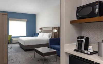 Holiday Inn Express & Suites Sacramento NE Cal Expo by IHG