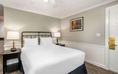 Essex Street Inn & Suites, an Ascend Collection Hotel